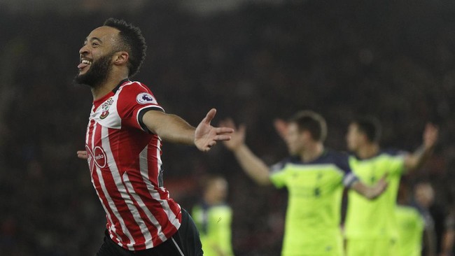 Liverpool secara mengejutkan tertinggal 0-1 dari Southampton di babak pertama semifinal Piala Liga, Rabu (11/1) waktu setempat.