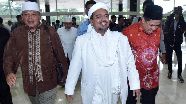 Tudingan tokoh Front Pembela Islam Rizieq Shihab yang menyebut ada organisasi kemasyarakatan atau ormas "siluman" yang melapor atas ceramahnya harus dibuktikan.