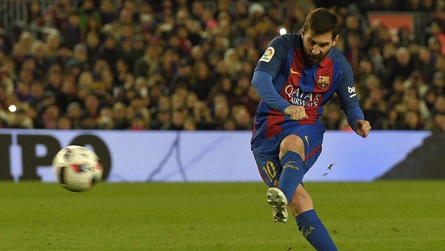 Lionel Messi kembali mencetak gol tendangan bebas. Itu adalah gol tendangan bebas ketiga yang dilakukan Messi dalam satu pekan terakhir atau sepanjang 2017.