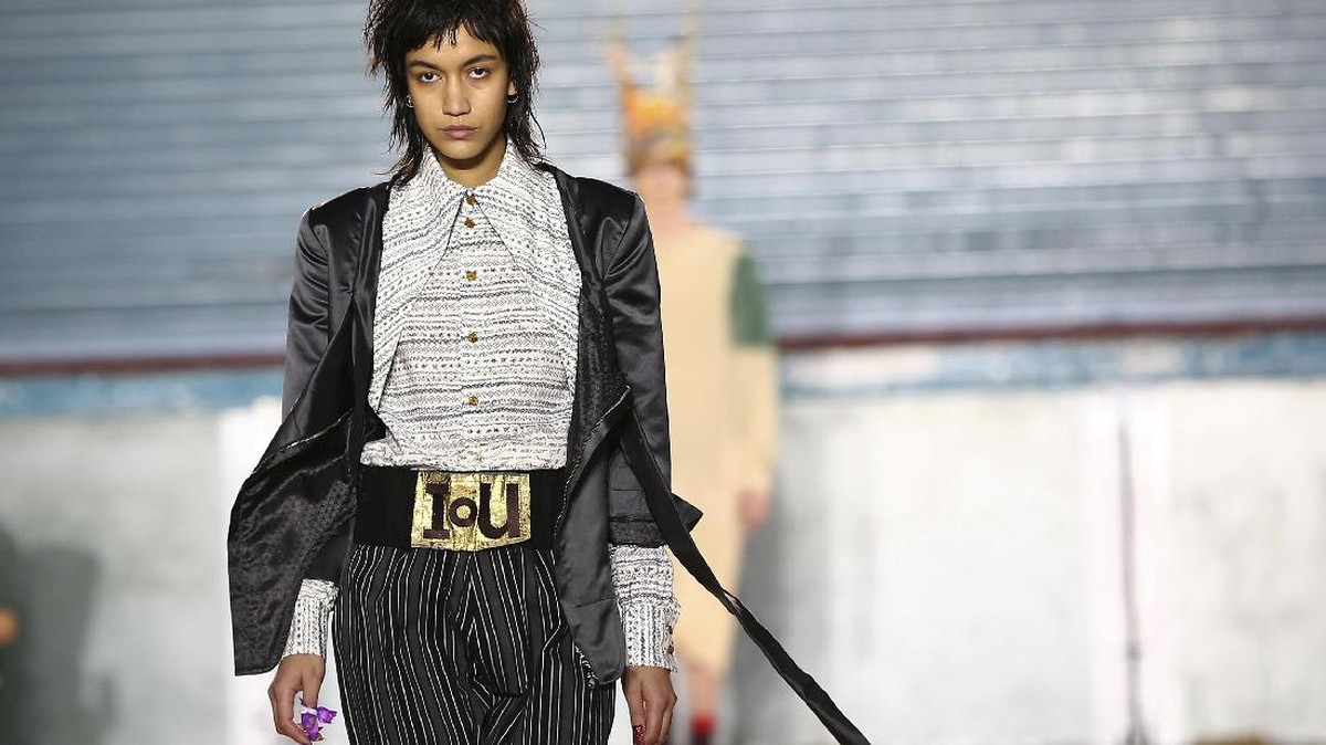 Alat Kelamin Pria Berubah Modis di Panggung Vivienne Westwood