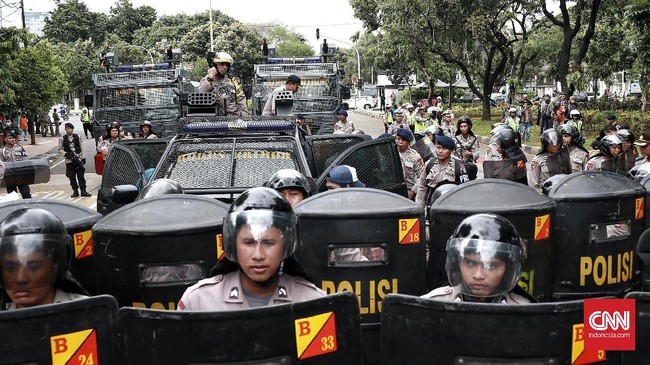 Selain menyiapkan pasukan, polisi tetap mengimbau masyarakat tak menggelar demo lantaran DKI Jakarta masih menerapkan PSBB mencegah penyebaran virus corona.