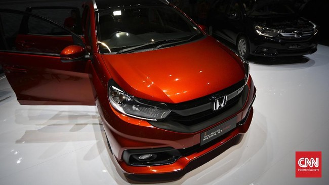 Produsen otomotif saat ini sudah mulai memasang tarif baru untuk setiap kendaraan yang mereka pasarkan di 2017.