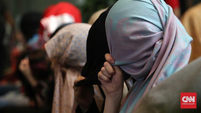 Sebanyak 11 warga negara China dan 1 warga Korea Selatan yang menyalahkan izin tinggal di Mimika, Papua, dideportasi hari ini oleh Imigrasi Mimika.