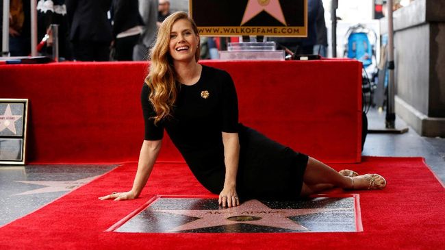 Amy Adams yang selama ini memerankan kekasih Superman, Lois Lane mengisyaratkan keluar dari DC Universe.