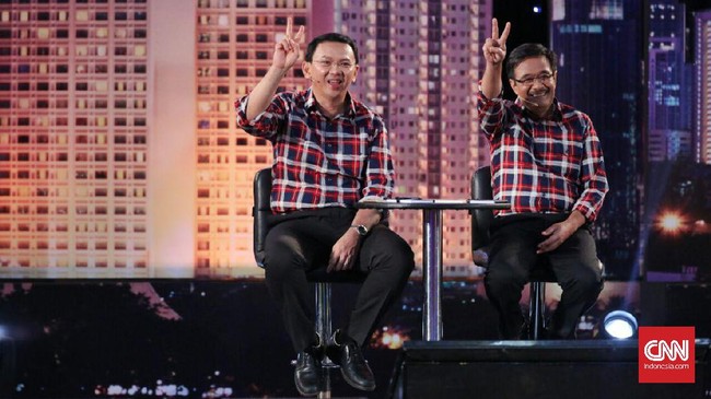 Ahok meminta para pendukungnya untuk melawan fitnah dengan mengungkapkan isi buku berjudul "A Man Called Ahok" tersebut.