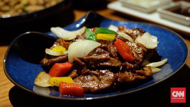 Sekitar 69 persen generasi milenial rela membiarkan makanannya dingin demi bisa narsis di media sosial memamerkan foto makanan mereka.