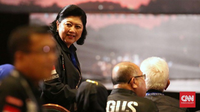 Meski tak menyebut penyakitnya, Partai Demokrat mengatakan istri Ketua Umum Partai Demokrat SBY, Ani Yudhoyono, dirawat di Singapura sejak Sabtu (9/2).