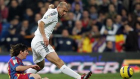 Ferguson Pernah Tolak Rekrut Zidane ke MU Demi Cantona
