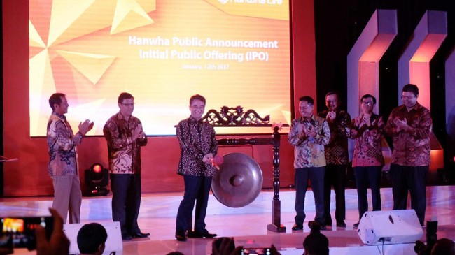 Manajemen Hanwha Life berniat mengurangi porsi kepemilikannya sekitar 20 persen menjadi 80 persen dari posisi saat ini, yakni 99 persen.
