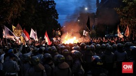 Polisi Tunda Penahanan Dua Mahasiswa Pedemo Jokowi-JK