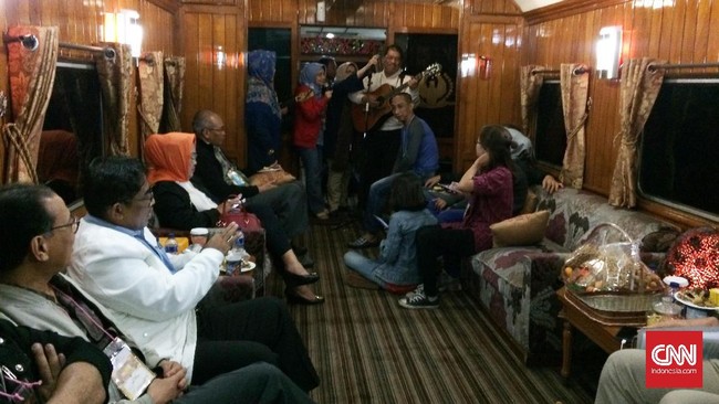 Rapat diikuti 46 kepala Satuan Kerja Perangkat Daerah (SKPD). Rapat yang membahas membahas empat isu penting itu dipimpin Plt Gubernur DKI Sumarsono.