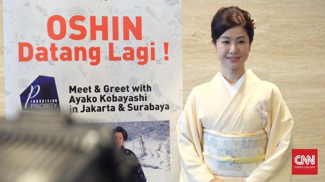 Tiga puluh tahun berlalu, namun aktris Jepang Ayako Kobayashi masih dipanggil Oshin. Ia bercerita banyak soal film itu saat berkunjung ke Indonesia.