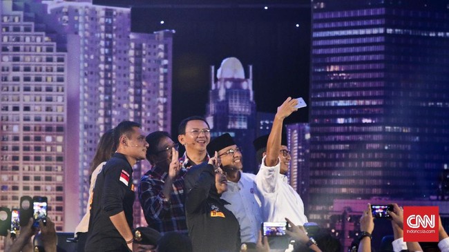 Salah satu isu krusial yang diangkat dalam debat kedua Pilkada DKI Jakarta adalah reformasi birokrasi dan pelayanan publik.