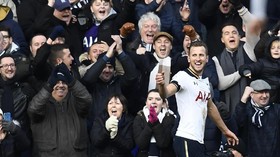 Kane Tak Mau Tinggalkan Spurs yang Kian Dekat Juara
