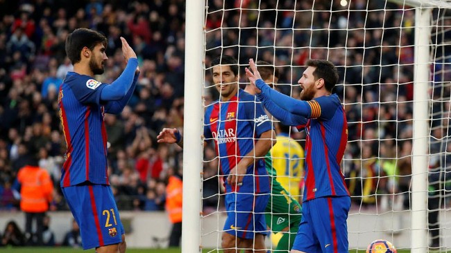 Barcelona kembali merebut posisi kedua klasemen sementara La Liga dengan menggeser Sevilla. Barca hanya berjarak dua poin dari Real Madrid.