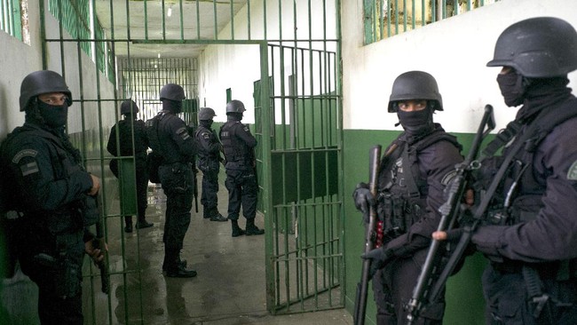 Layaknya kerusuhan lainnya di penjara Brasil sejak awal tahun ini, kebanyakan tahanan tewas dengan kepala terpenggal.