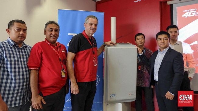 Teknologi Massive MIMO dan SDMA yang diuji coba oleh Smartfren dan ZTE mengedepankan fungsi antena yang mampu memberi kapasitas koneksi hingga 400 Mbps.
