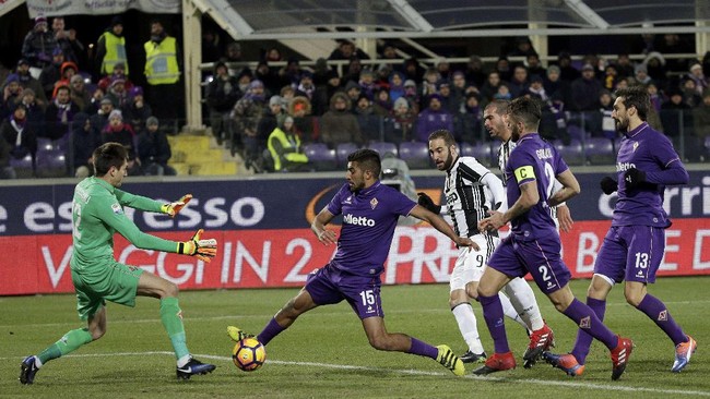 Juventus menelan kekalahan keempat di Serie A. Meski tetap di puncak klasemen dengan 45 poin, namun Juventus hanya unggul satu poin atas AS Roma.