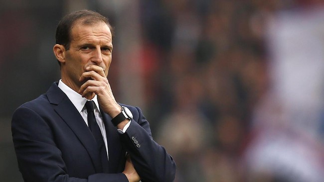 Massimiliano Allegri dihadapkan pertanyaan seputar rumor kepindahannya ke Arsenal usai Juventus melawan Crotone. Apa jawaban Allegri terkait rumor itu?
