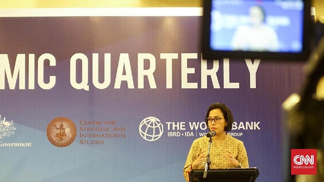 Bank Dunia diminta untuk lebih solutif dalam memberikan rekomendasi kebijakan bagi Indonesia yang rutin dirilis dalam laporan kuartalannya.