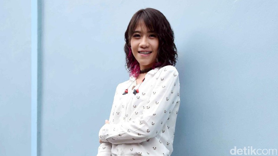 Gigi Eks Cherrybelle saat ditemui di Studio Trans TV.