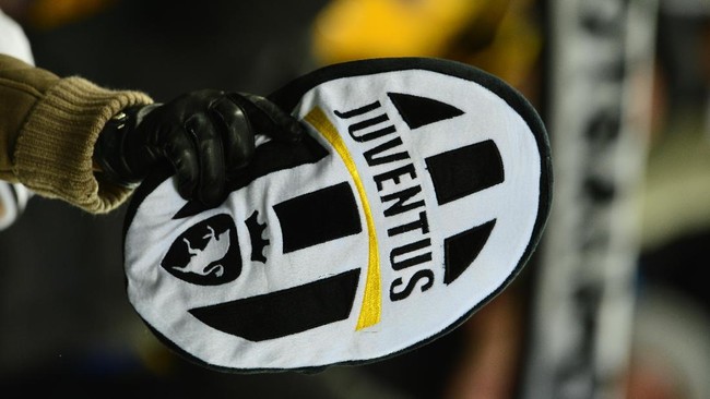 Gambar banteng di logo Juventus menghilang setelah dipakai selama lima dekade. Juventus memilih tampil minimalis di logo baru mereka.