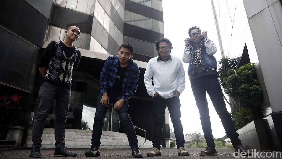 Band The Rain
