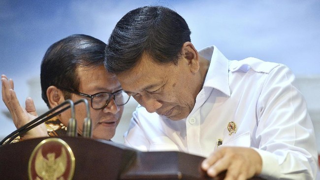 Laporan ini merespons kesepakatan antara Kemenko Polhukam dan Komnas HAM yang memilih proses rekonsiliasi dalam penyelesaian perkara pelanggaran HAM berat.