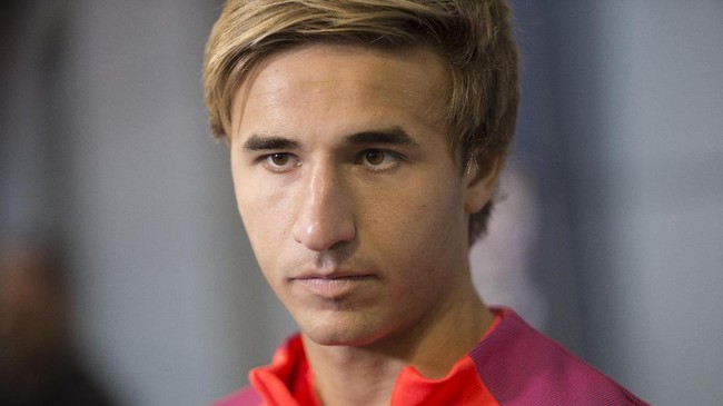Sergi Samper dengan tegas menolak mendengarkan manajer Arsenal dan masih menyimpan asa besar untuk kemballi dan sukses bersama Barcelona.