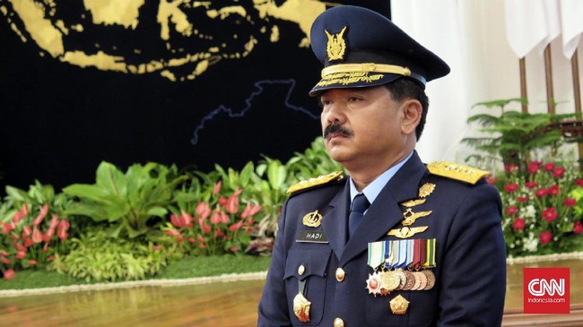 Presiden Joko Widodo resmi melantik Marsekal Madya Hadi Tjahjanto menjadi Kepala Staf Angkatan Udara hari ini.