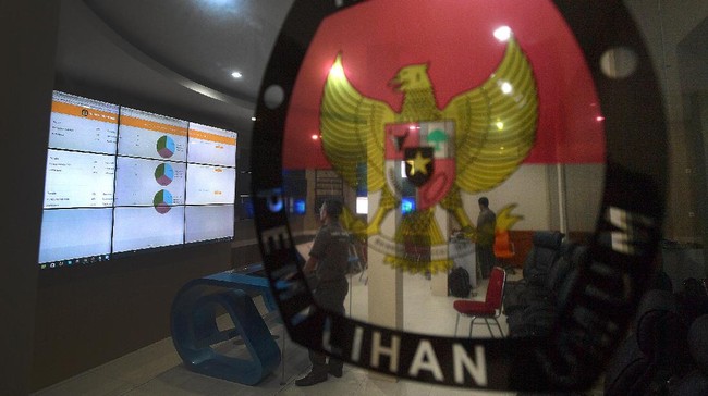 KPU tak sanggup memeriksa data partai politik yang mendaftar sebagai calon peserta Pemilu 2019 secara manual, karena itu parpol wajib gunakan Sipol.