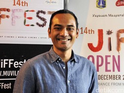 Tak Bisa Bersepeda Akibat Corona, Ario Bayu Olahraga di Rumah