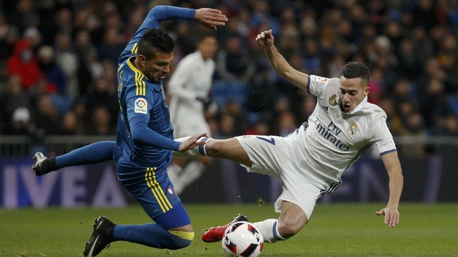 Real Madrid yang mendominasi permainan tampak kesulitan menghadapi solidnya lini pertahanan Celta Vigo yang bermain lebih banyak bertahan.
