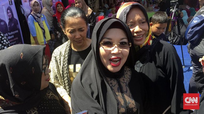 Menurut Sylvi, kebakaran yang sering terjadi di Pasar Senen menunjukkan lemahnya pengawasan Pemprov DKI Jakarta terhadap potensi bencana di kawasan tersebut.