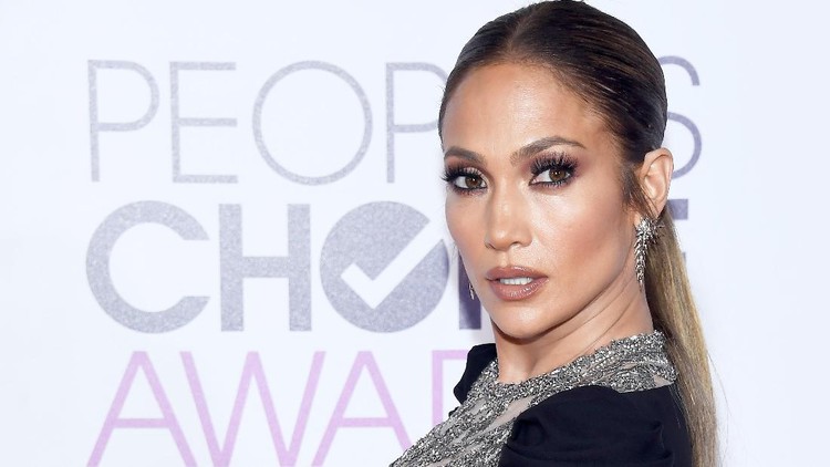Urusan anak, Jennifer Lopez dan mantan suaminya, Marc Anthony tetap kompak meski keduanya sudah lama bercerai.