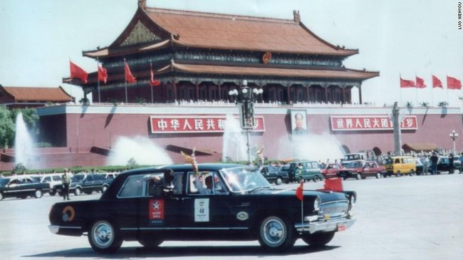 Pemerintah China berencana menekan emisi buang kendaraan dan polusi dengan melarang produksi dan pemasaran kendaraan berbahan bakar bensin dan diesel.