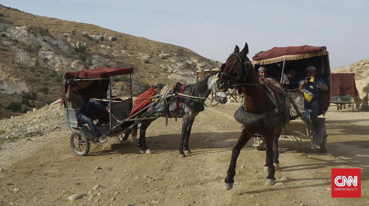 Menjelajah Keajaiban Dunia di Petra