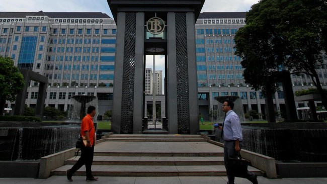 Perbankan nasional menyatakan hanya akan mengikuti instruksi Bank sentral dalam menyalurkan kredit pemilikan rumah.