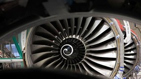 Rolls-Royce Bakal PHK 2.500 Karyawan Demi Tekan Biaya Operasional
