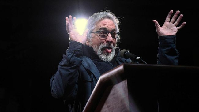 Sebuah proyek televisi yang seharusnya menjadi debut Robert De Niro di layar kaca, dibatalkan Amazon karena itu produksi The Weinstein Company.