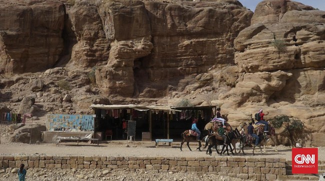 Menjelajah Keajaiban Dunia di Petra