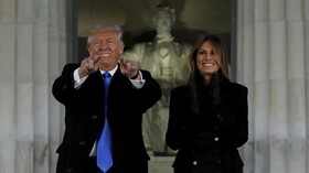 Ketika Donald Trump Lebih Pilih Putin Ketimbang Melania