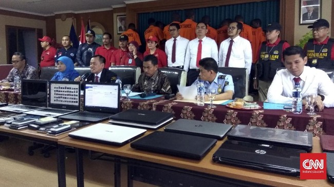 Dari puluhan WNA yang ditangkap, tiga orang di antaranya terbukti menggunakan narkotik jenis Sabu dan Benzoat. Mereka diserahkan ke BNN untuk ditindak.