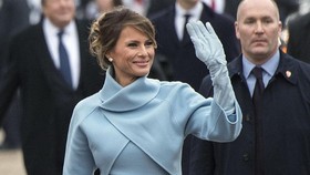 Seruan Boikot Ralph Lauren Setelah Dandani Melania Trump