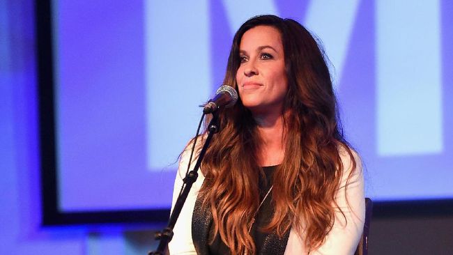 Mantan manajer Alanis Morissette, Jonathan Todd Schwartz, mengaku bersalah telah menggelapkan uang milik sang penyanyi senilai US$5 juta.