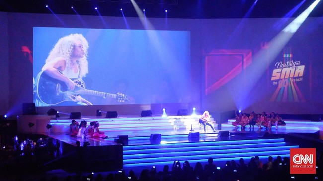 Daniel Sahuleka kembali di Indonesia dalam pertunjukan 'Nostalgia SMA- The 80s Are Back!' di JCC Plenary Hall Jakarta, Jumat (20/1) malam.