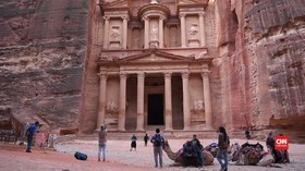 Menyusuri Kota Tua Petra yang Pernah Hilang