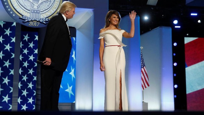 Menurut Trump, istrinya itu kurang mendapatkan perhatian di mata publik sejak ia menduduki kursi sebagai orang nomor wahid di Amerika.