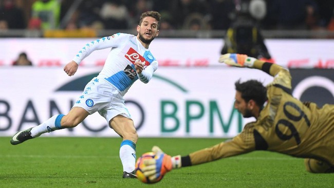 AC Milan harus menanggung malu di depan publik sendiri saat menjamu Napoli dalam lanjutan Serie A di San Siro, Minggu (22/1).