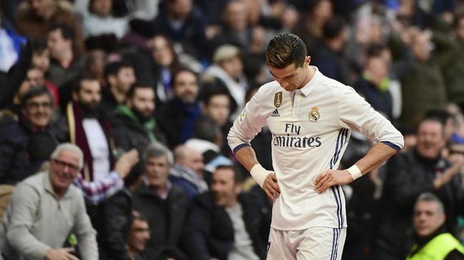 Media Spanyol AS mengungkapkan teriakan Cristiano Ronaldo dengan membaca gerak bibirnya kala Lionel Messi mencetak gol ke gawang Real Madrid.